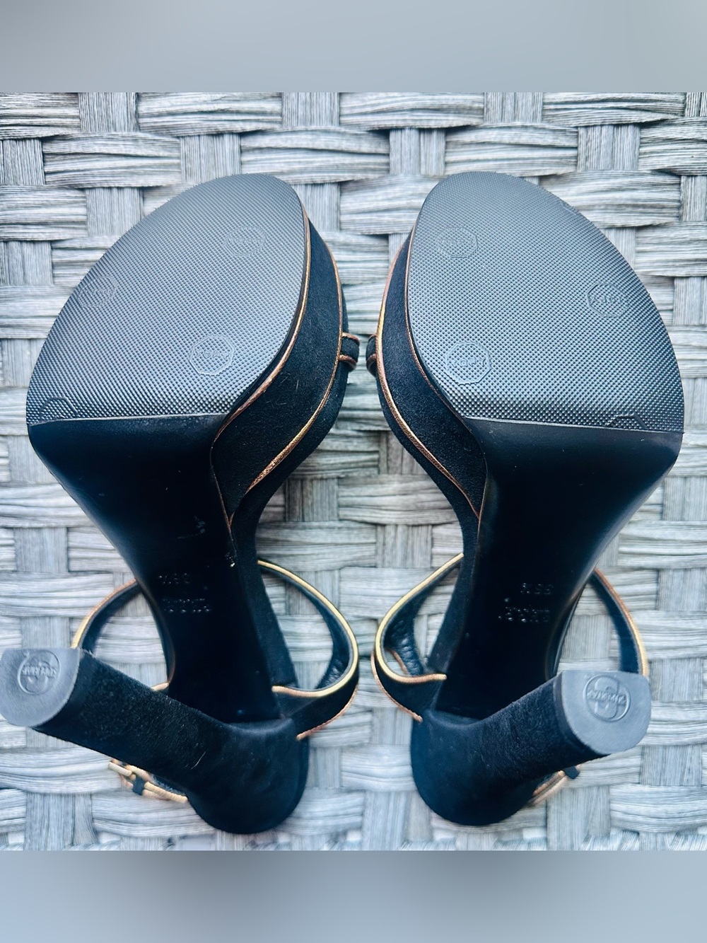 Gucci Black Platform Sandals with Gold Trim - Picture 13 of 13